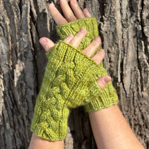 Wanderwood Mitts